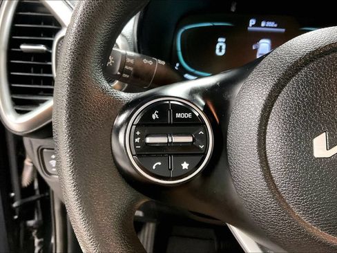 Used 2023 Kia Soul LX w/ LX Technology Package FWD image 23