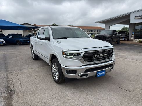 Used 2024 RAM 1500 Limited AWD/4WD image 3