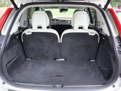 Used 2016 Volvo XC90 T6 Momentum w/ Momentum Plus Package AWD/4WD image 14