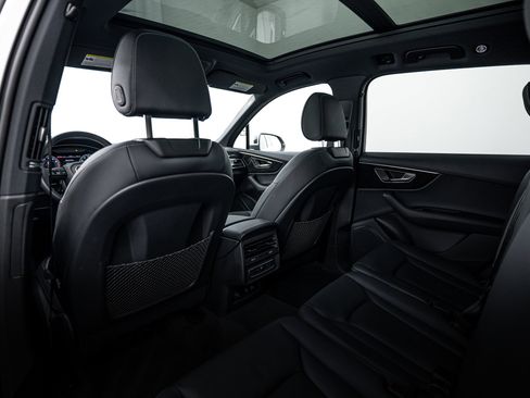 Certified 2025 Audi Q7 Premium w/ Convenience Package image 16