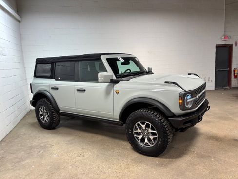 Used 2021 Ford Bronco Badlands AWD/4WD image 5