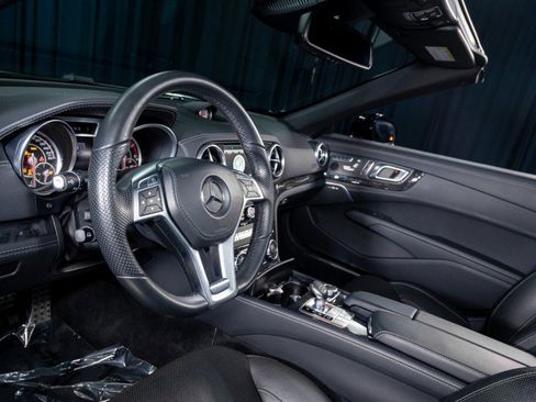 Used 2016 Mercedes-Benz SL 550 image 16
