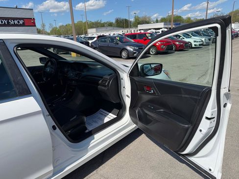 Used 2016 Honda Accord Sport image 9