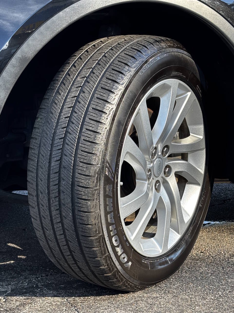 Used 2018 Land Rover Discovery HSE AWD/4WD image 33