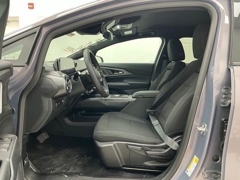 New 2026 Chevrolet Equinox EV LT image 8