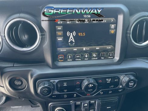 Used 2018 Jeep Wrangler Unlimited Sahara AWD/4WD image 21