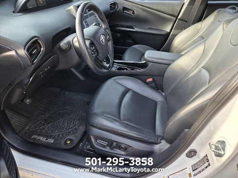 Used 2021 Toyota Prius FWD image 6