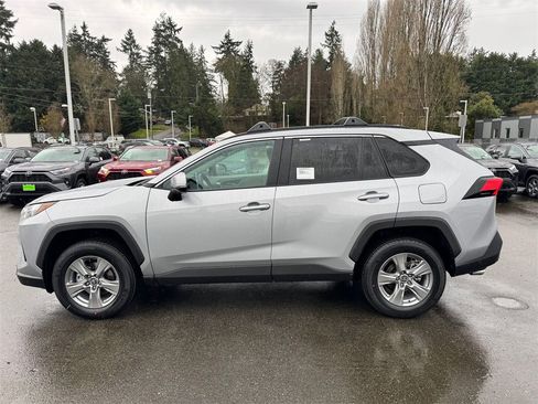 New 2025 Toyota RAV4 XLE image 4