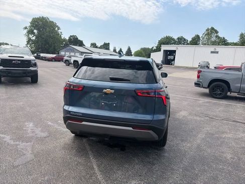 New 2026 Chevrolet Equinox LT w/ Convenience Package II FWD image 11