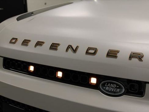 New 2026 Land Rover Defender 110 AWD/4WD image 12
