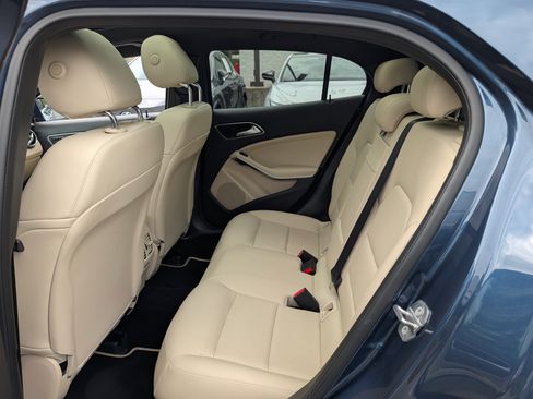 Used 2020 Mercedes-Benz GLA 250 4MATIC image 15
