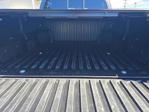Certified 2017 Toyota Tacoma SR5 w/ Tow Package AWD/4WD image 14