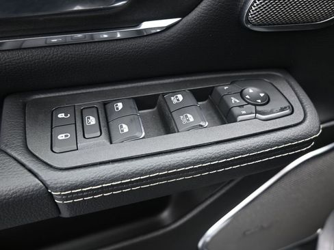 New 2026 RAM 1500 Laramie AWD/4WD image 13