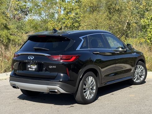 Certified 2024 INFINITI QX50 Luxe image 6