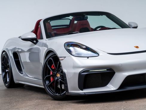 Used 2021 Porsche 718 Boxster Spyder RWD image 2