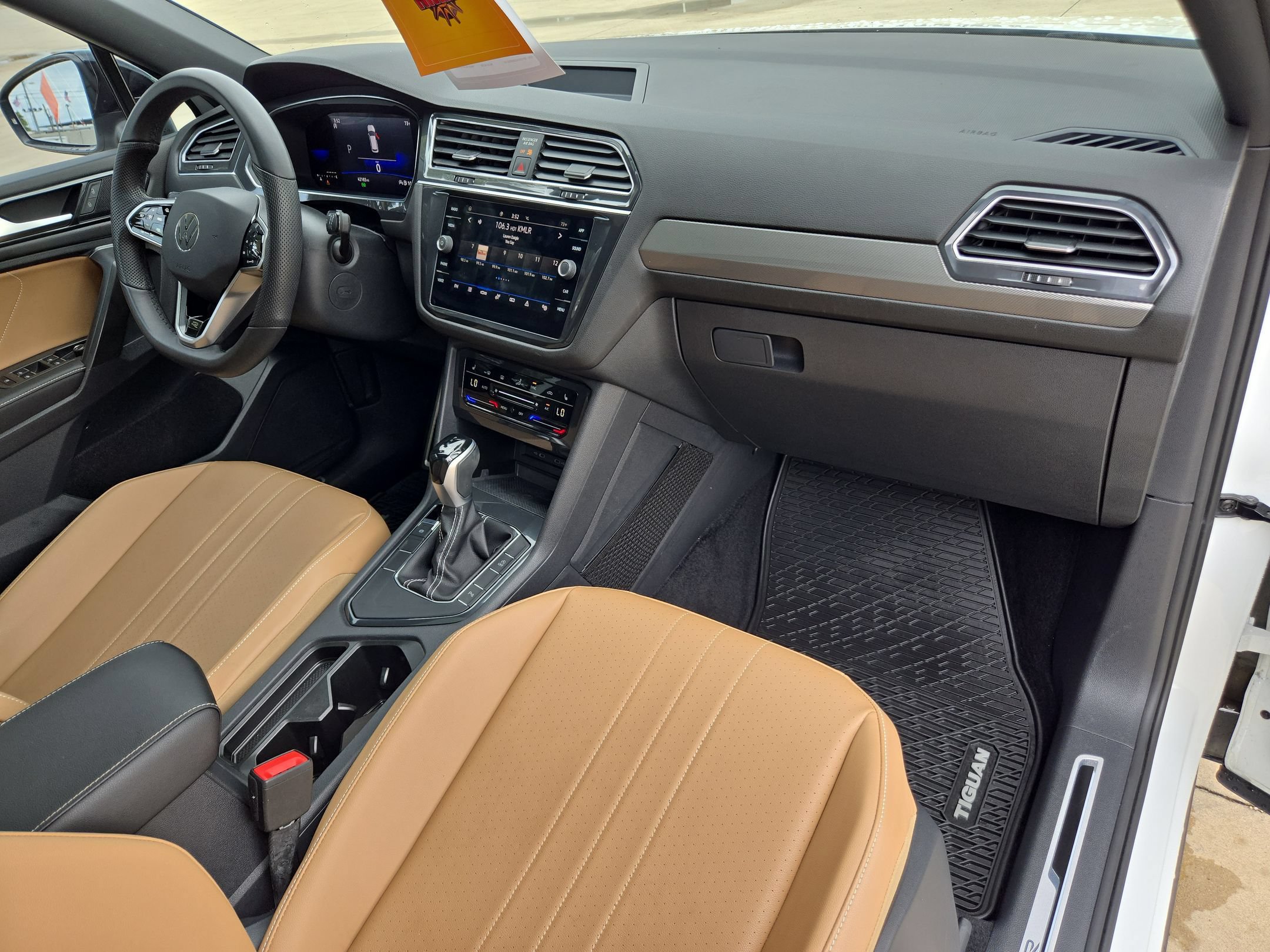 Used 2022 Volkswagen Tiguan SE R-Line FWD image 26