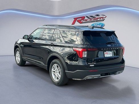 New 2026 Ford Explorer Active w/ Active Comfort Package image 2