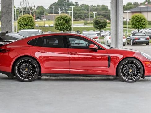 Used 2018 Porsche Panamera 4 image 53