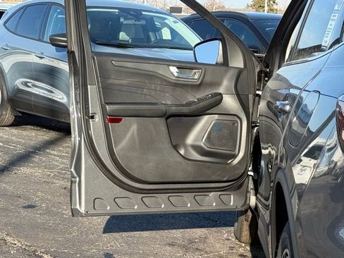 New 2026 Ford Escape SE image 18