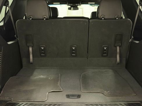 Certified 2023 Chevrolet Suburban LT AWD/4WD image 17