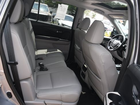 Used 2017 Honda Pilot Touring image 20