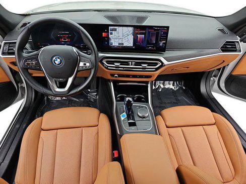 Certified 2023 BMW i4 eDrive35 w/ Premium Package image 9