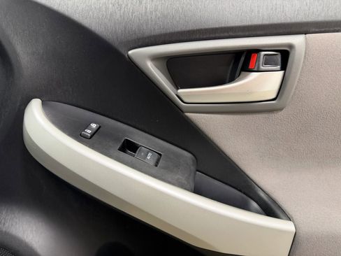 Used 2013 Toyota Prius Three w/ Solar Roof Pkg image 25