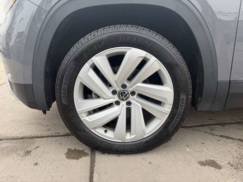 Used 2021 Volkswagen Atlas Cross Sport SE w/ Panoramic Sunroof Package image 9