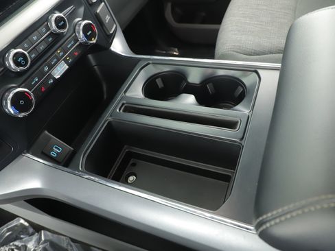 Certified 2022 Ford F150 XLT w/ Equipment Group 302A High image 18