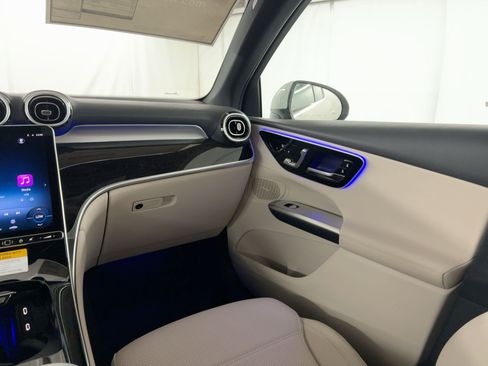 Certified 2026 Mercedes-Benz GLC 300 image 28