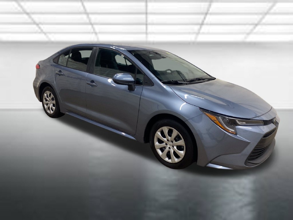Used 2024 Toyota Corolla LE FWD image 2