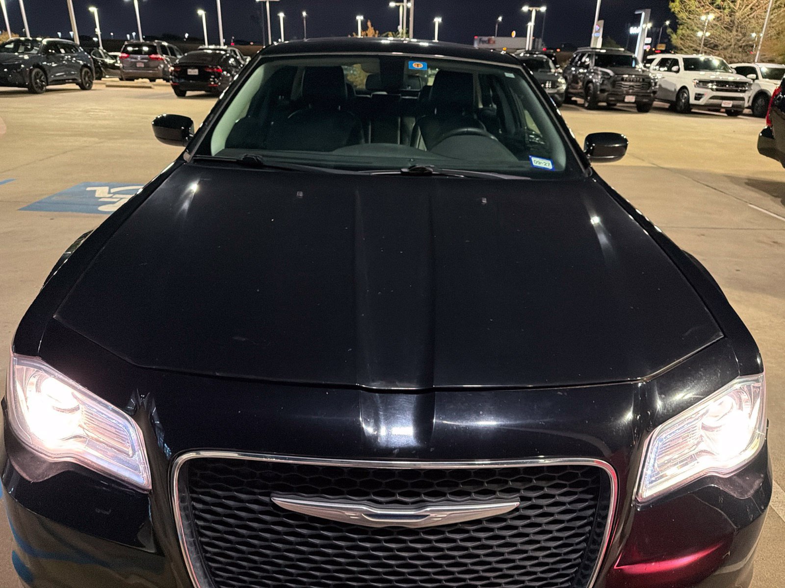 Used 2018 Chrysler 300 Touring L RWD image 19