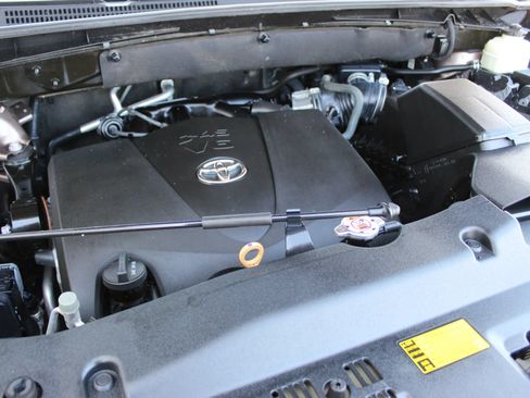 Used 2018 Toyota Highlander Limited AWD/4WD image 31