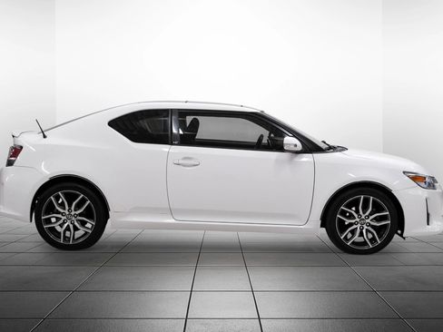 Used 2014 Scion tC FWD image 8
