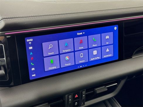 New 2025 Porsche Macan Electric image 17