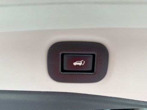 Used 2015 Nissan Rogue SV w/ SV Premium Package image 36