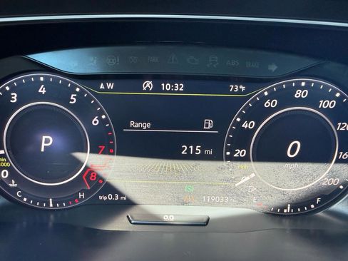 Used 2018 Volkswagen Tiguan SEL Premium image 21