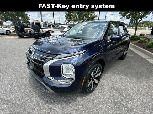 Used 2025 Mitsubishi Outlander SE AWD/4WD image 5