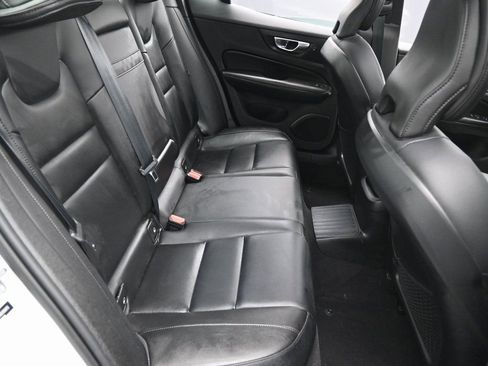 Used 2022 Volvo S60 T8 Inscription image 31