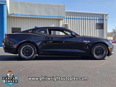 Used 2021 Chevrolet Camaro LT image 2