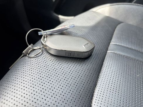 Used 2024 Kia Sorento S AWD/4WD image 22