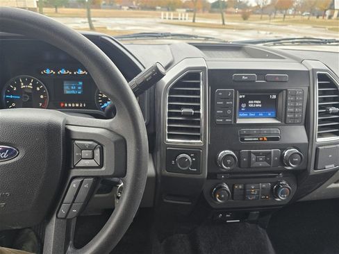 Used 2015 Ford F150 XLT image 13