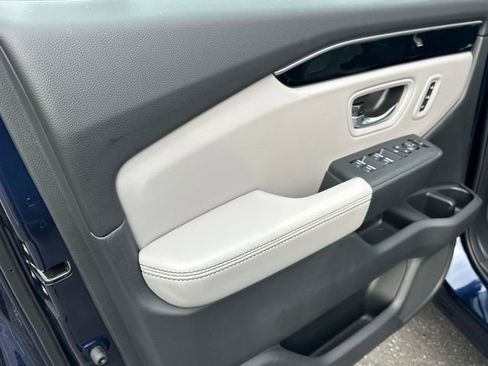 New 2025 Honda Pilot Touring image 10