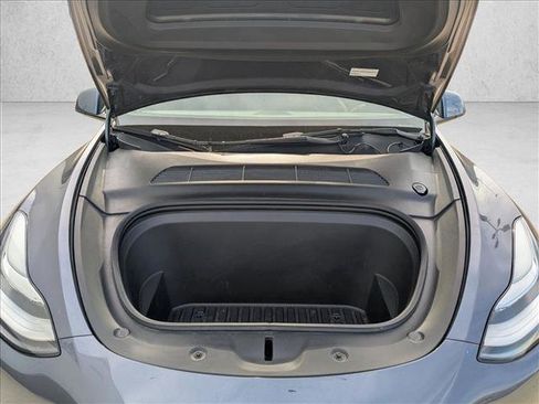 Used 2022 Tesla Model Y Long Range image 25