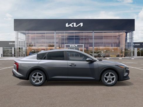 New 2025 Kia K4 LXS image 7