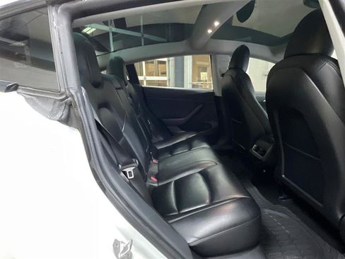 Used 2021 Tesla Model 3 Standard Range Plus image 16