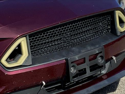 Used 2018 Ford Mustang Coupe image 22