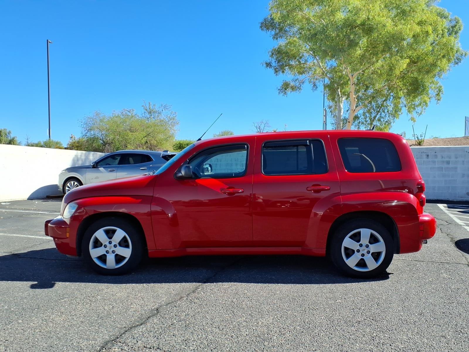 Used 2011 Chevrolet HHR LS FWD image 2