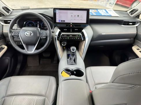 Certified 2024 Toyota Venza Limited image 21