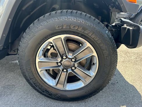 Used 2021 Jeep Wrangler Unlimited Sahara AWD/4WD image 14